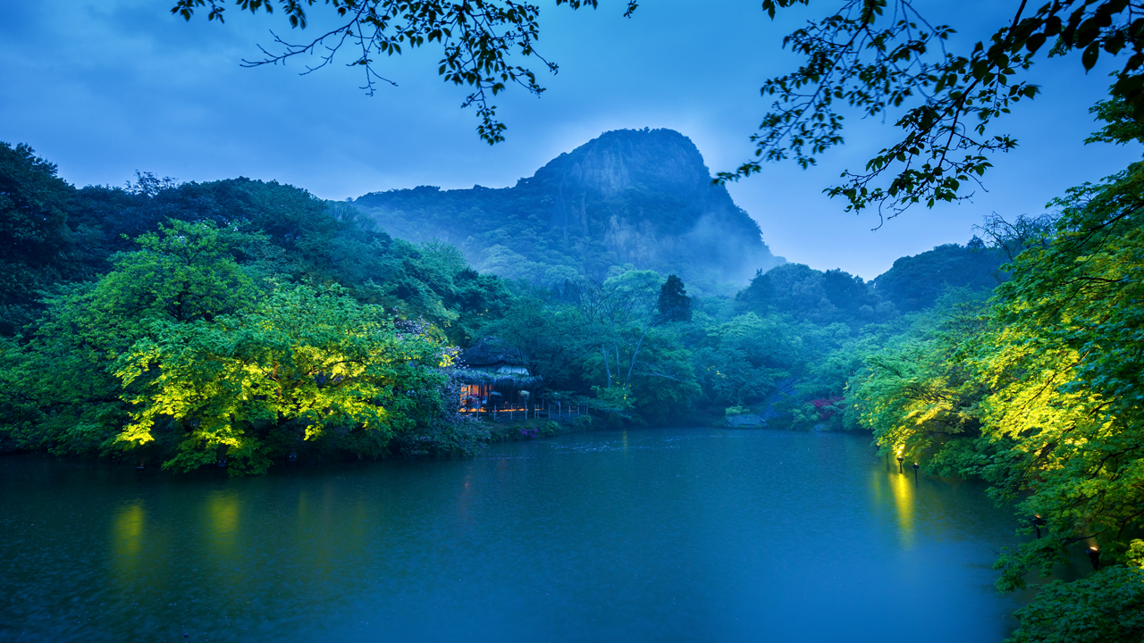 新緑の御船山楽園